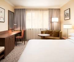 Diamond Palace Casino Zagreb: Deluxe King, Guest room, 1 King