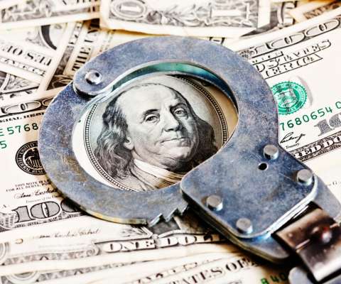 Мужчине грозит срок до 15 лет за телефонное мошенничество в казино