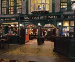 New York-New York Hotel & Casino: Nine Fine Irishmen